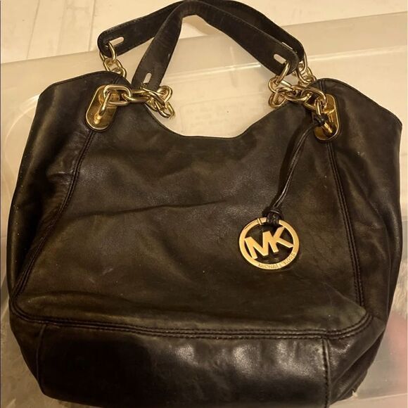 Michael Kors mk Black leather & gold-tone chainlink handles pocketbook purse bag - Picture 1 of 12